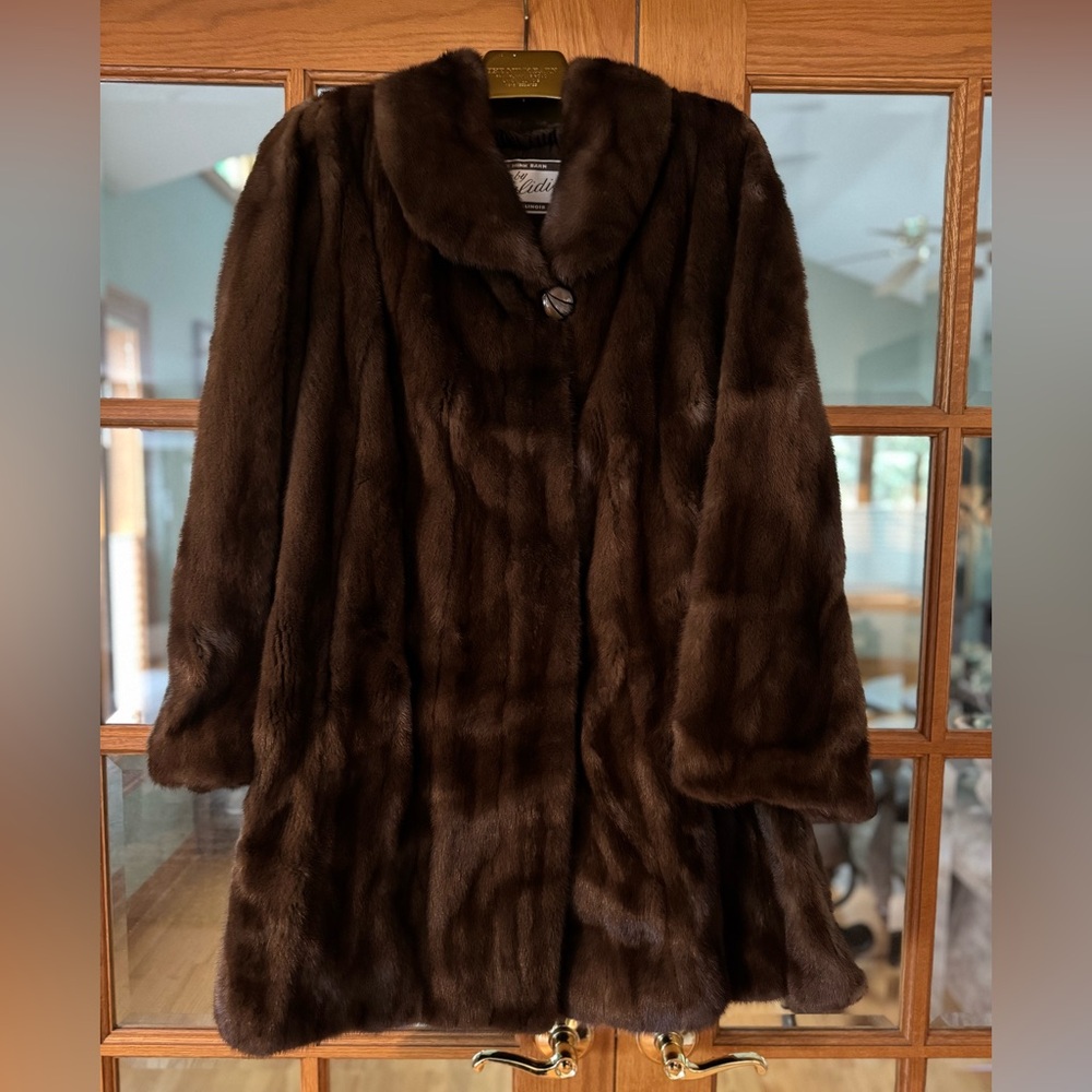 Vintage Real 100% Mink Ladies Fur Coat in Chocolate Brown - Picture 3 of 15